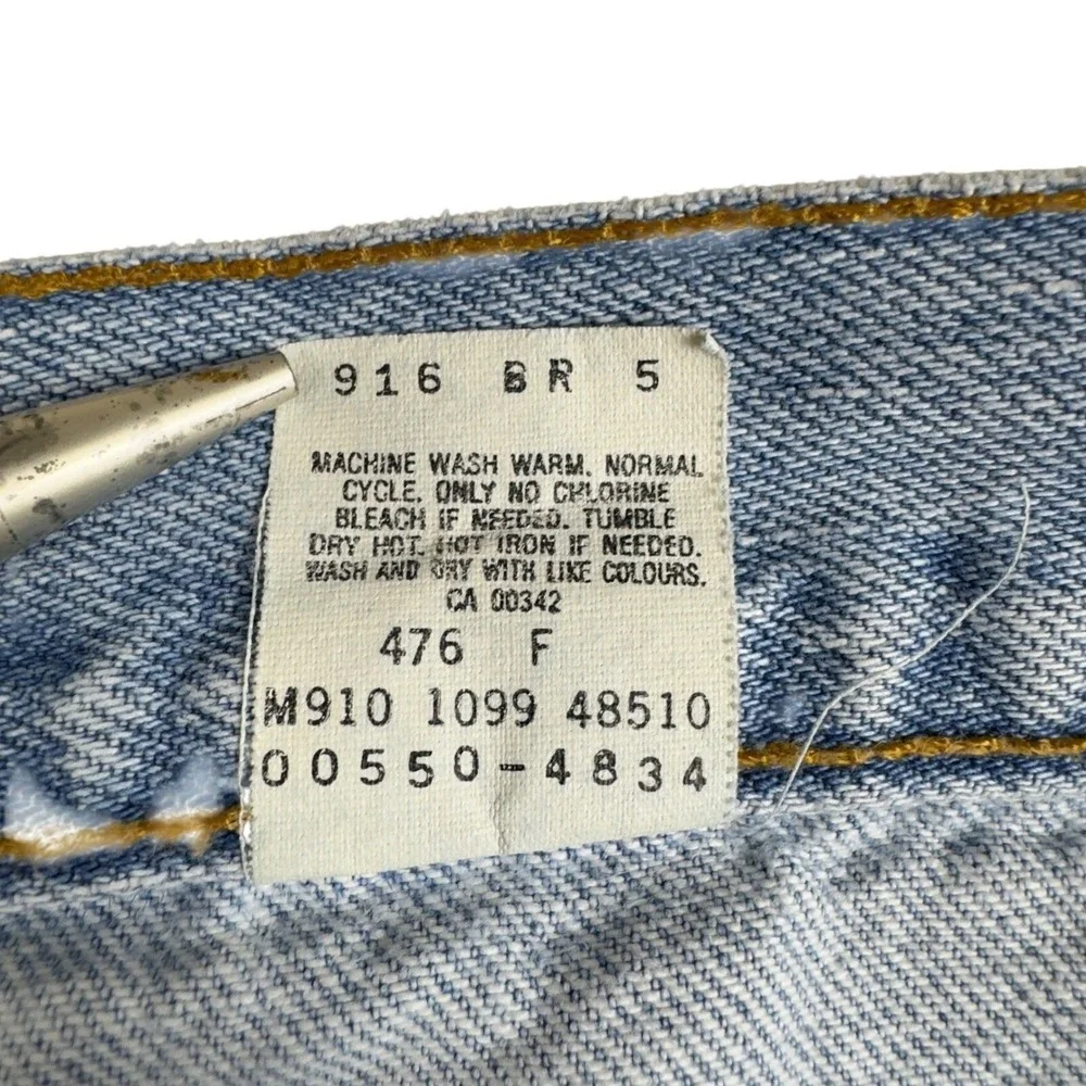 Vintage Levi's 550 Relaxed Men's Jeans 32.5x33.5 Light Wash 100% Cotton 1999 Y2K